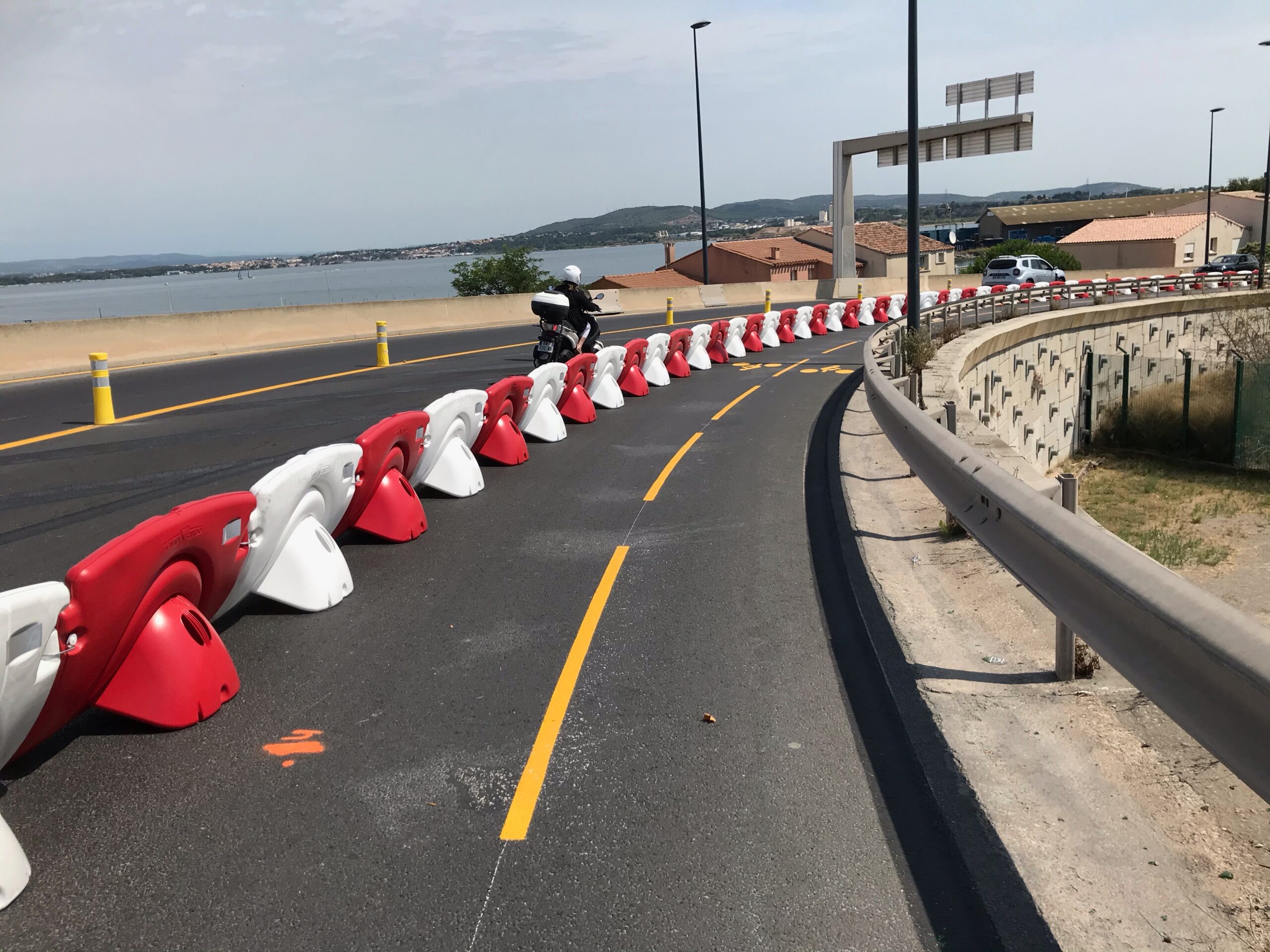 Piste cyclable provisoire sur l’échangeur Georges Clémenceau à Sète