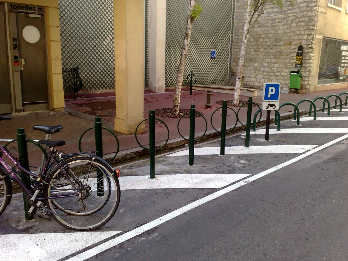 Stationnement V lo La Roue Libre De Thau
